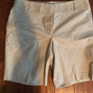 Ann Taylor LOFT Sz 12 Julie Khaki Shorts NWOT